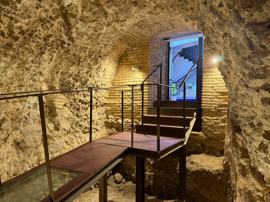 Acceso interior de las termas romanas de Toledo